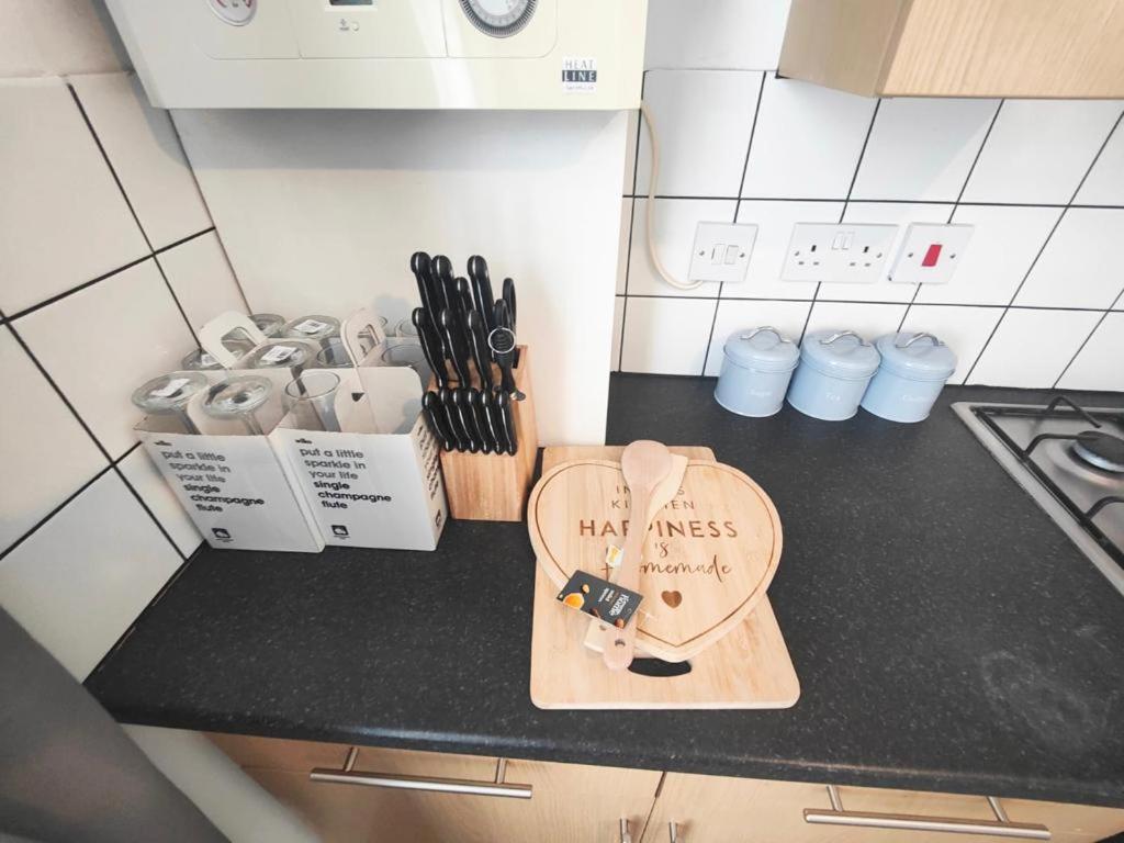 Lovely 3 Bedroom Serviced Apartment In Leytonstone London Eksteriør bilde