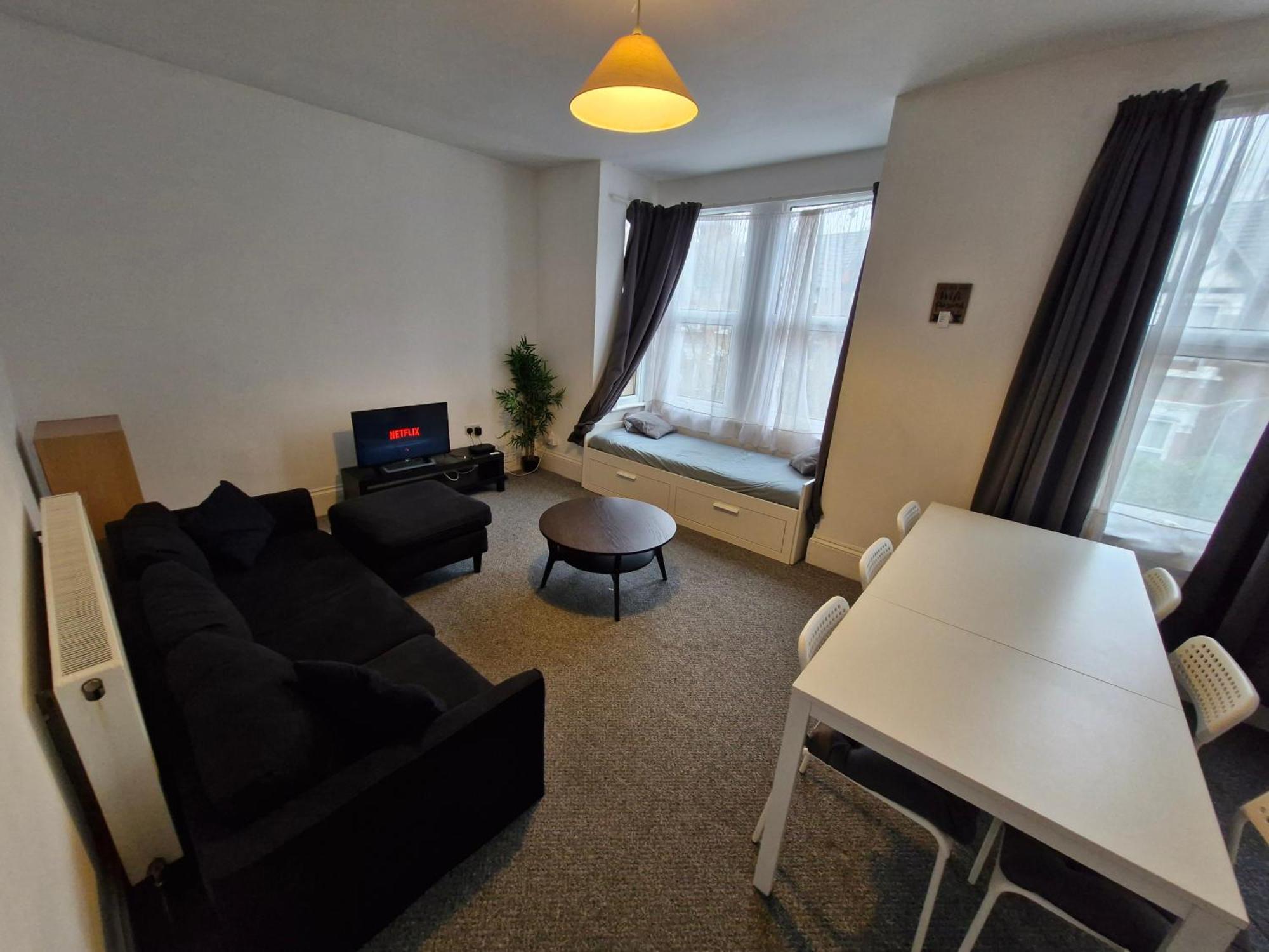 Lovely 3 Bedroom Serviced Apartment In Leytonstone London Eksteriør bilde